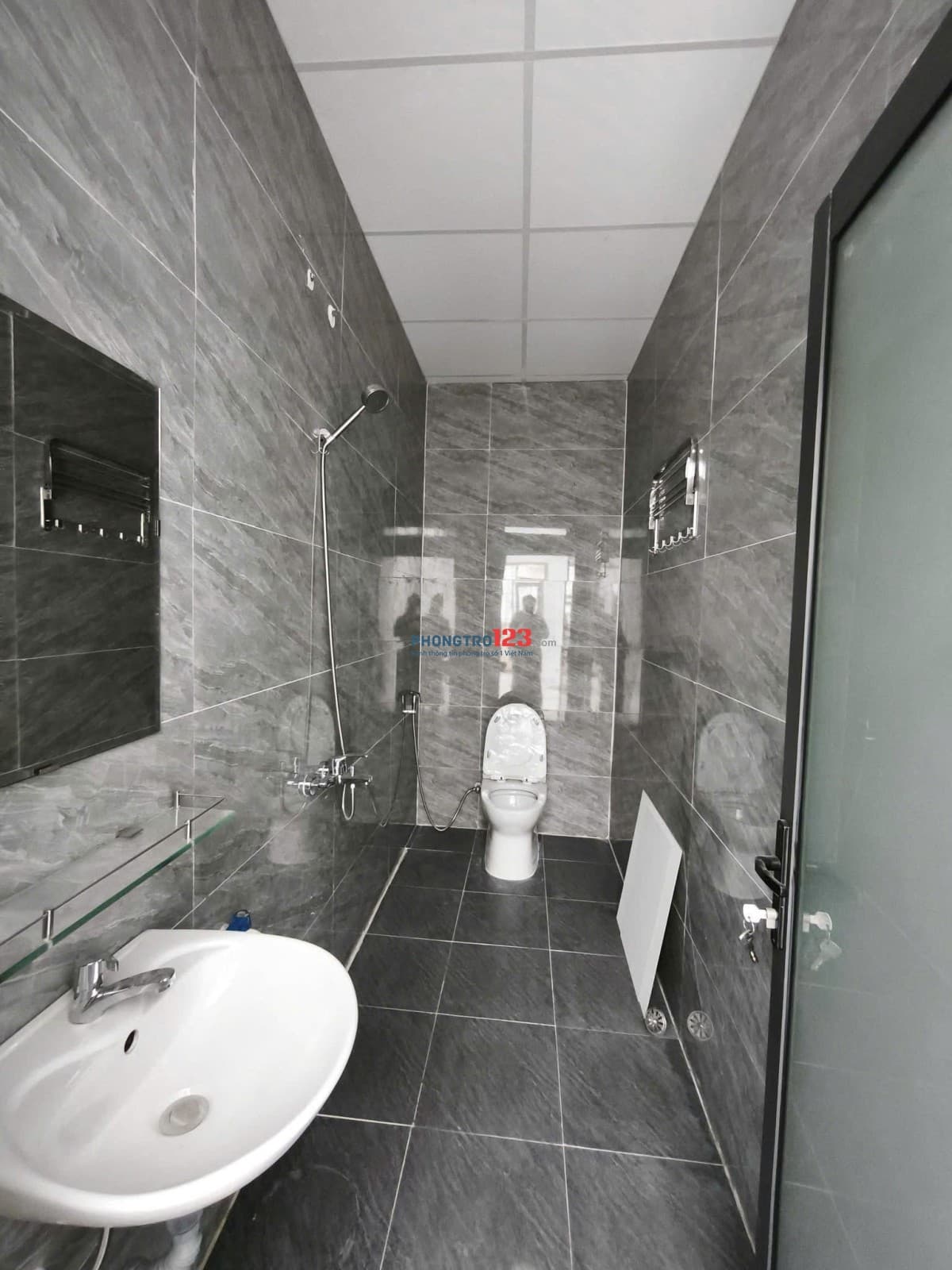 Cho thuê nguyên tầng 3 diện tích 100m2 2